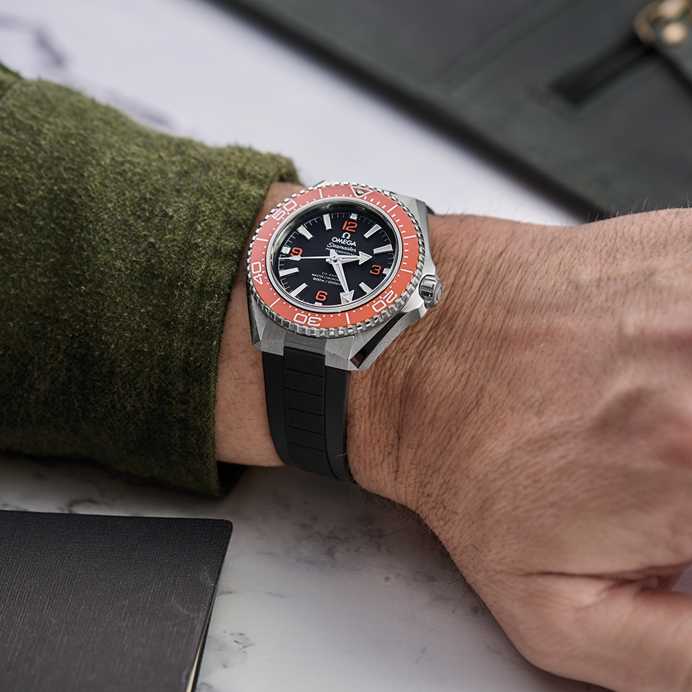 OMEGA Seamaster Planet Ocean 600M 42mm - Black and Orange on Black Rubber Strap